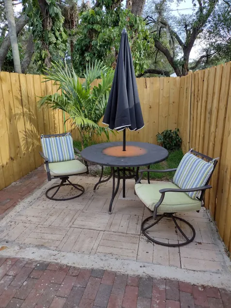 Centrally Located Studio, Private Patio, Sleeps 3 - Image 1