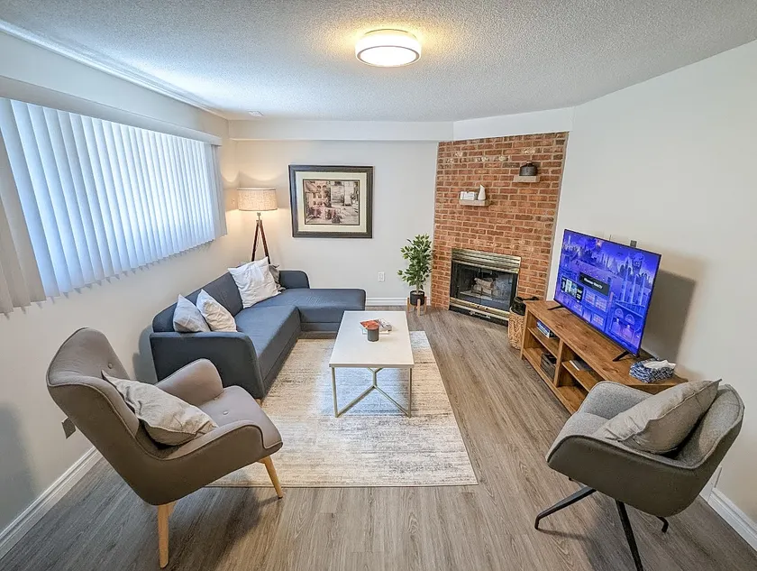 ~15 min to Niagara Falls | 2BDR + Free Parking - Image 1