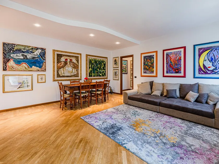 *Vivere in arte* NEAR theAIRPORT - Image 1