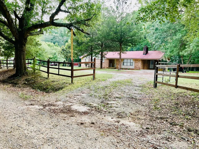 A beautiful home for you. - Image 1