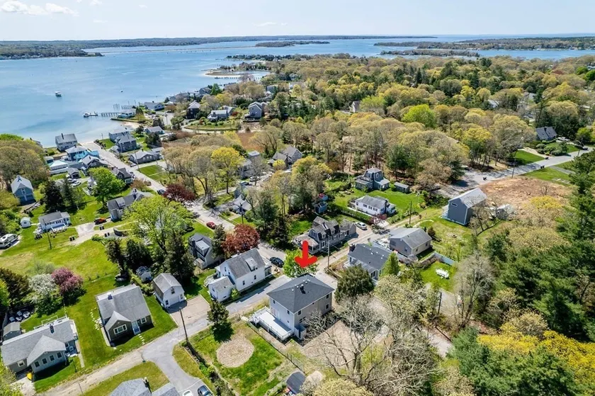 Peaceful Onset Beach Home. 5 Bedrooms, Wareham MA - Image 1