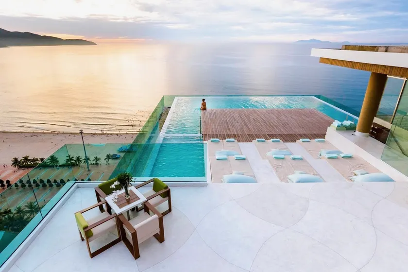 Cozy 1BDR Apt| Infinity Pool, Across My Khe Beach - Image 1
