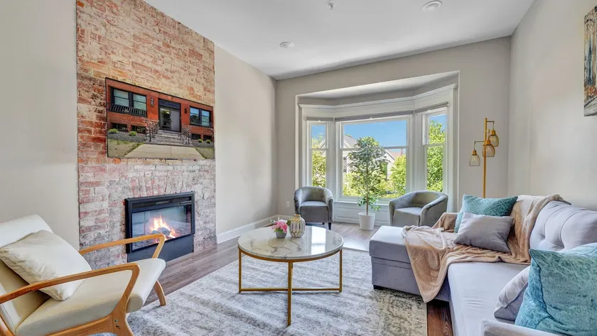 Chic and Charming Apt in Downtown Allentown 2B2B - Image 1