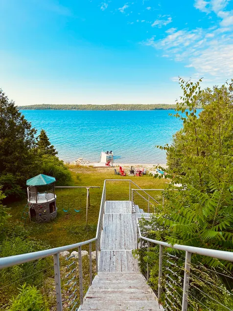 Zeta's Beachfront Cottage on Georgian Bay - Image 1
