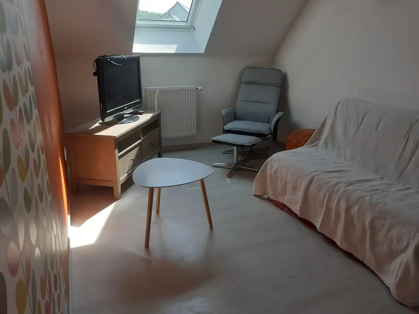 Apartment in detached house - Image 1