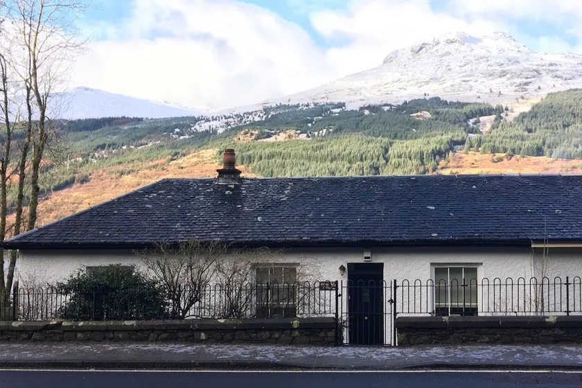 Viking Cottage on the Banks of Loch Long Arrochar - Image 1