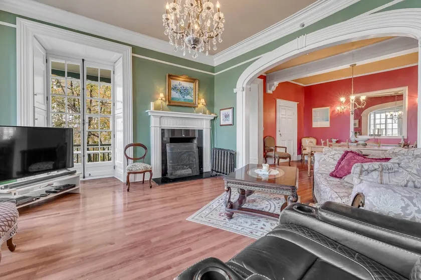 Georgian Home in Old Town (1600 sf) - Image 1