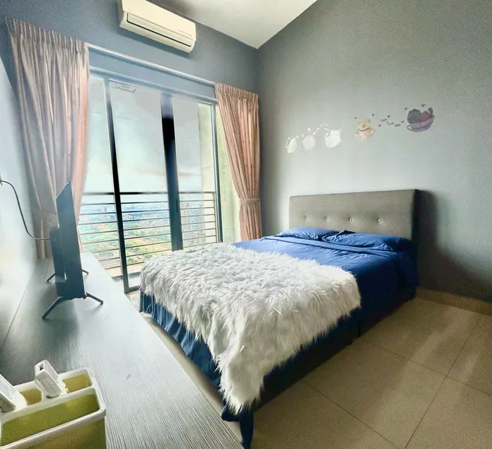 Modern Dpulze Soho fit 4pax,Netflix provided - Image 1