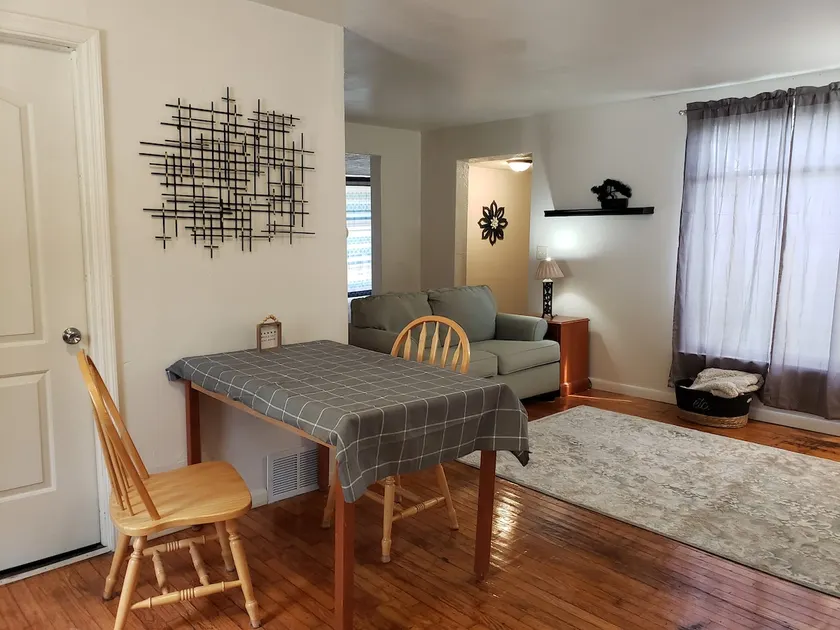 Private Entrance 1br whole unit - Image 1