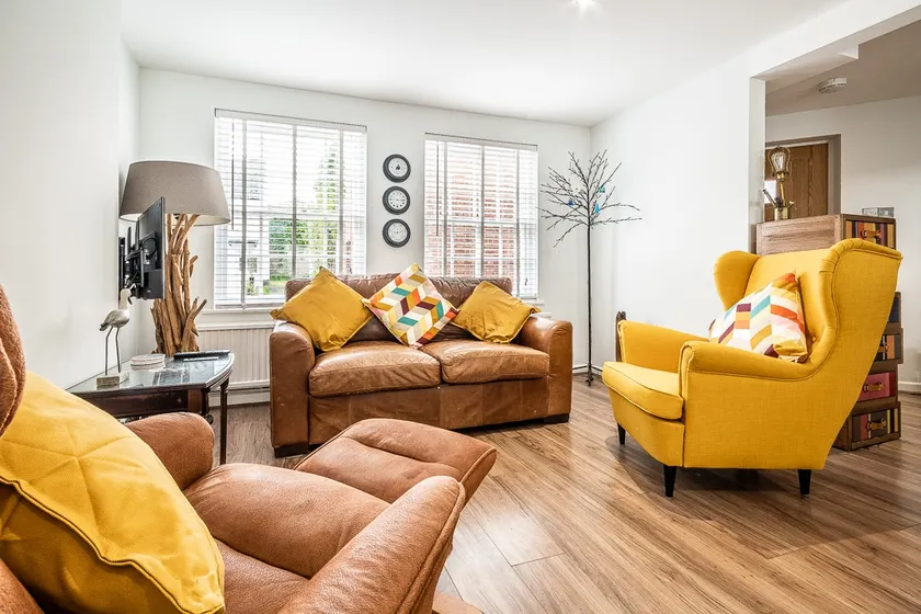 Cosy Cottage in Central Topsham with Parking - Image 1