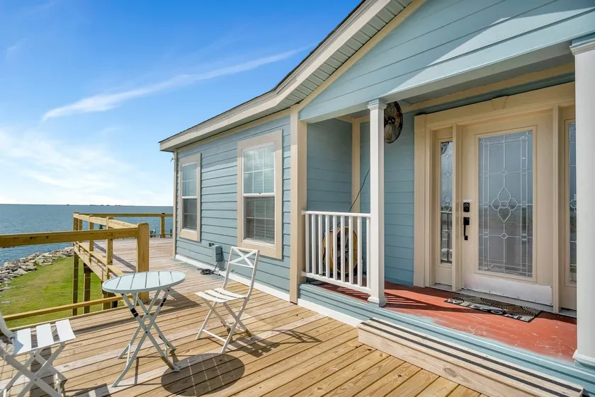 Family Friendly Waterfront Home | Private backyard - Image 1
