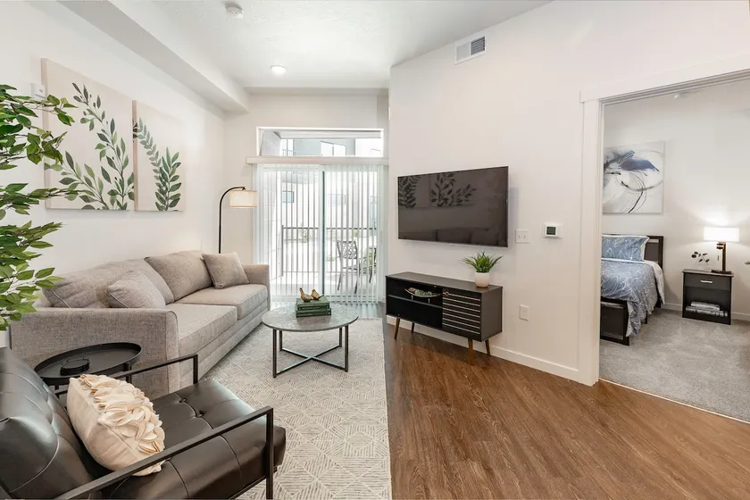 Luxury style 1 bed 1 bath apartment - Image 1