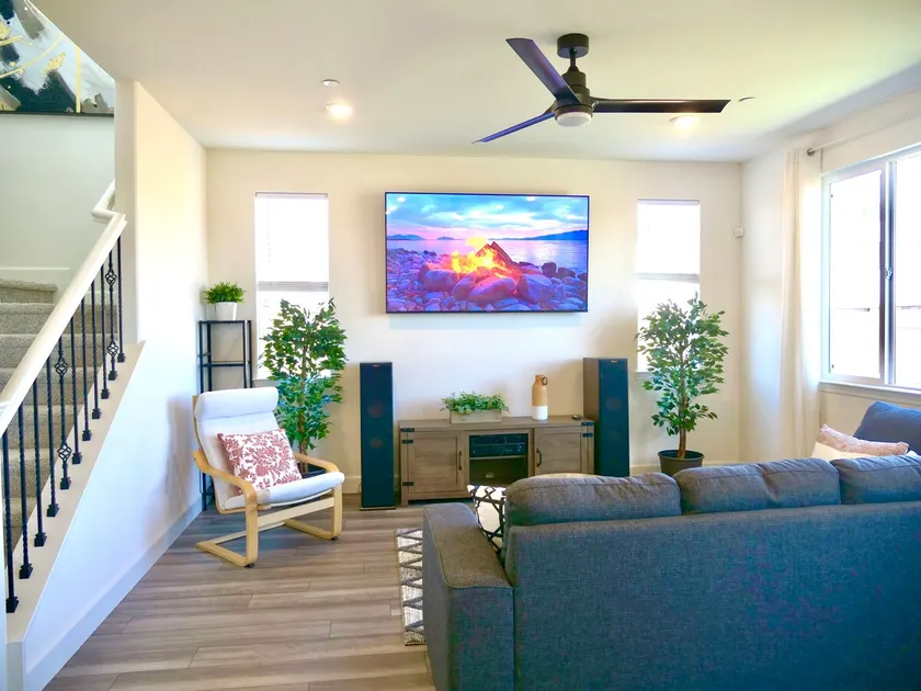 Never Bored: Modern Home, Endless Fun - Image 1