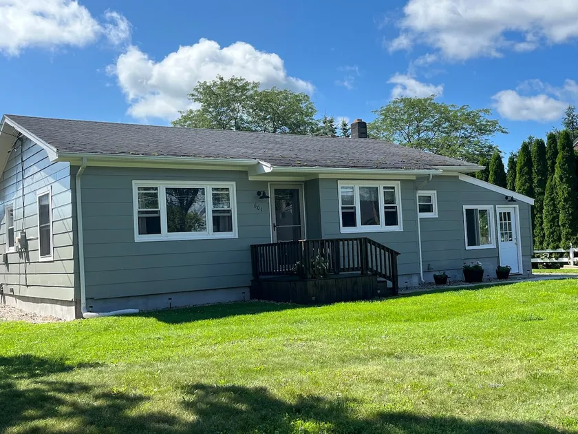 Cozy 2-Bedroom Home in Clayton! - Image 1