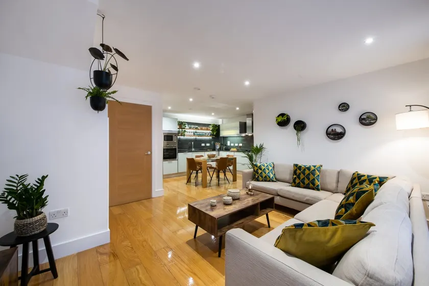 London Nino Apartments - Image 1