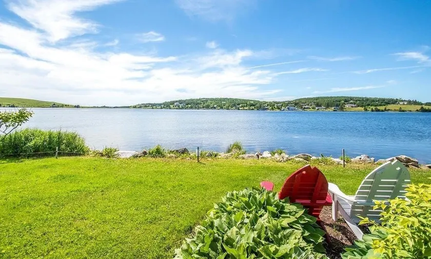 Paradise on Porter's Lake - Image 1