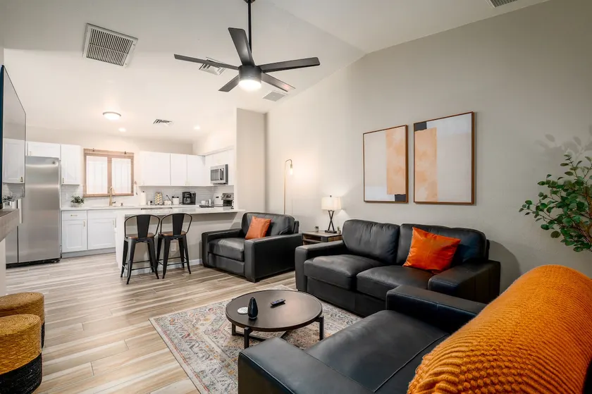 Central Tucson Remodeled Townhome - Image 1