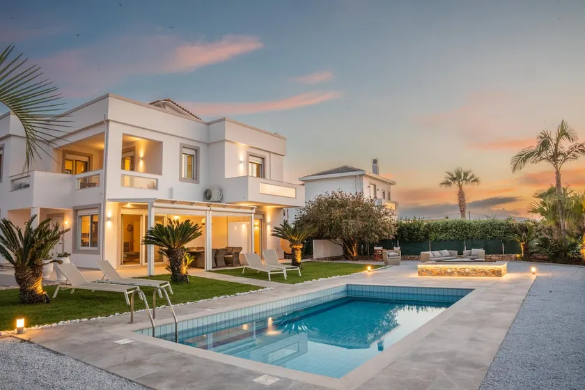 Villa Yiayia Relaxing by the sea and Heated pool - Image 1