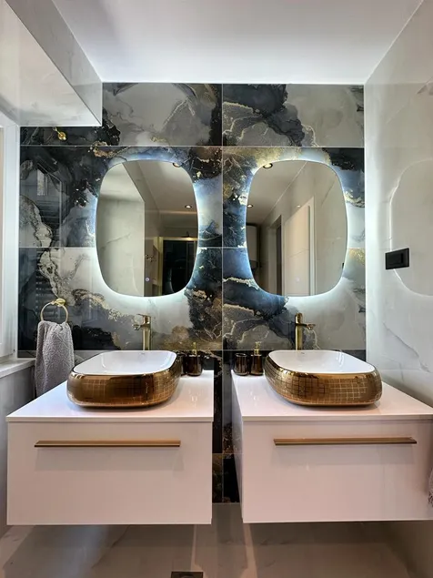 Madonna Suite Top Center - Image 1