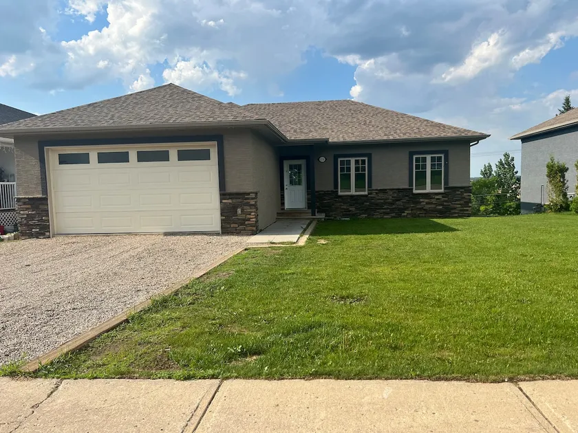 A cozy 5 bedroom home perfect for big family! - Image 1