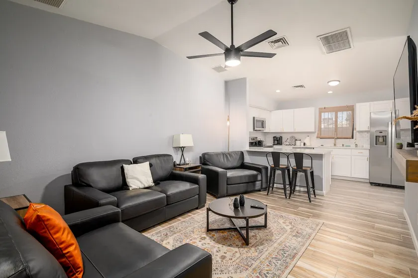 Central Tucson Townhome - Image 1