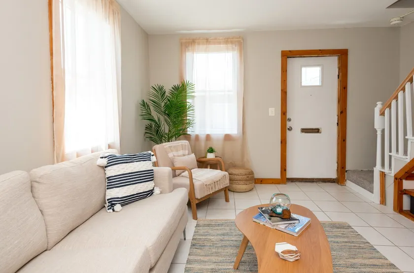 Cozy Coastal Cove - Image 1