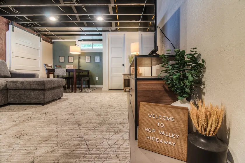 Hop Valley Hideaway - Private Basement Suite - Image 1
