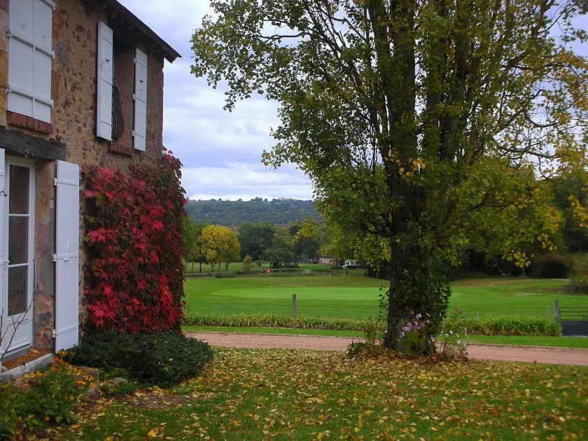 Large house on a golf course - Image 1