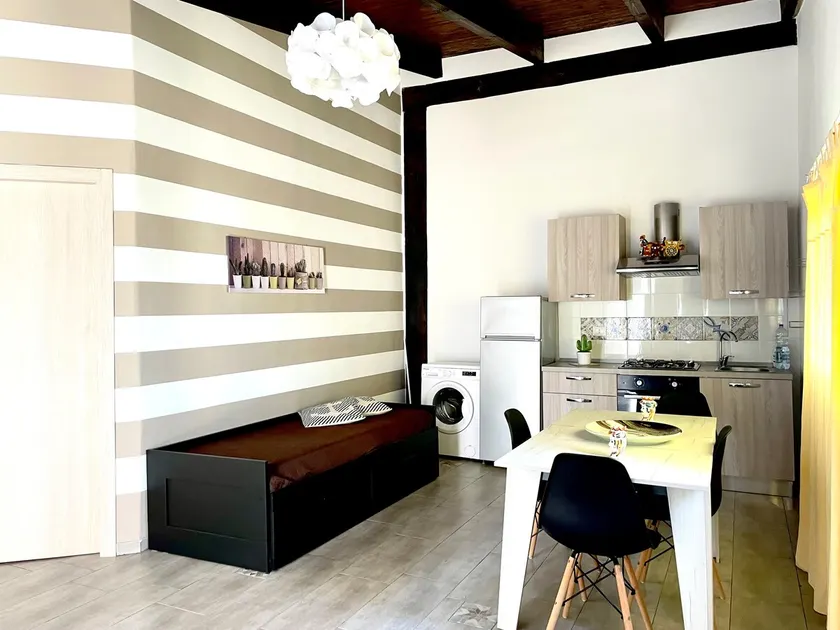Sicily home - Image 1