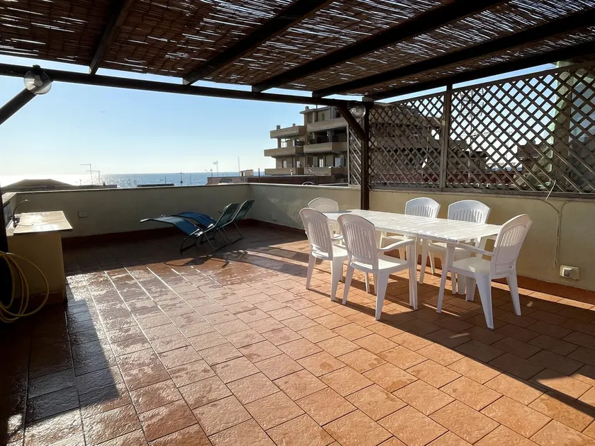 Penthouse with sea-view terrace, relax and beach - Image 1