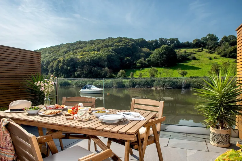 Waterfront Cottage - View Vacations - Image 1