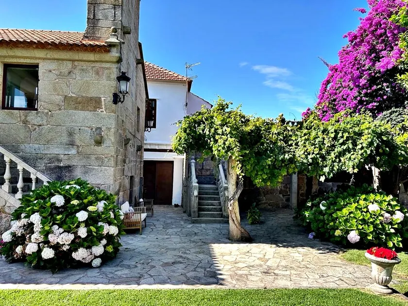 Holibai Miña Xoia. Villa with Garden. Bayona - Image 1