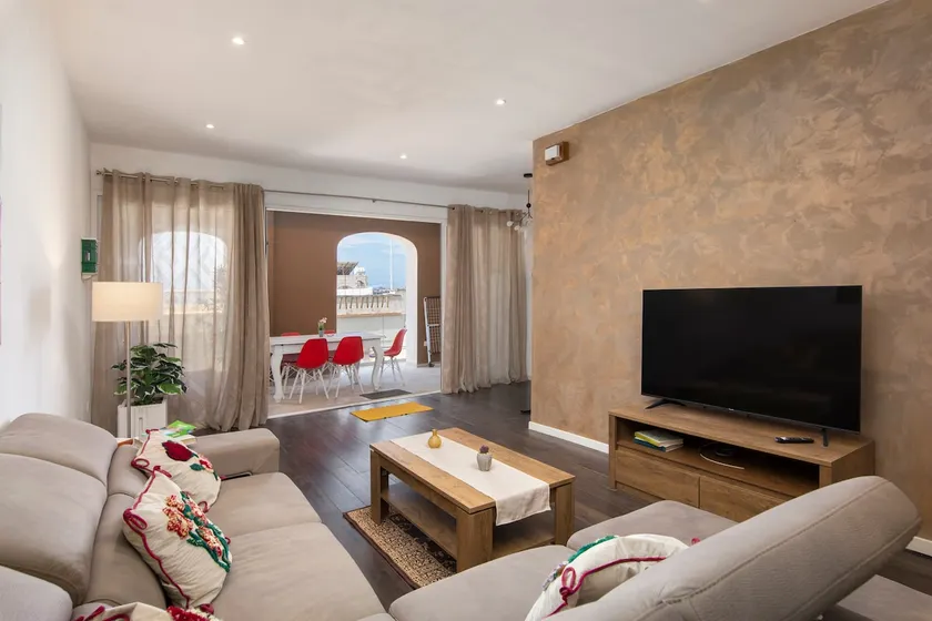 Spacious Luxury 3BR Apartment with Terrace & Open Views - Zurrieq, close to sea - Image 1