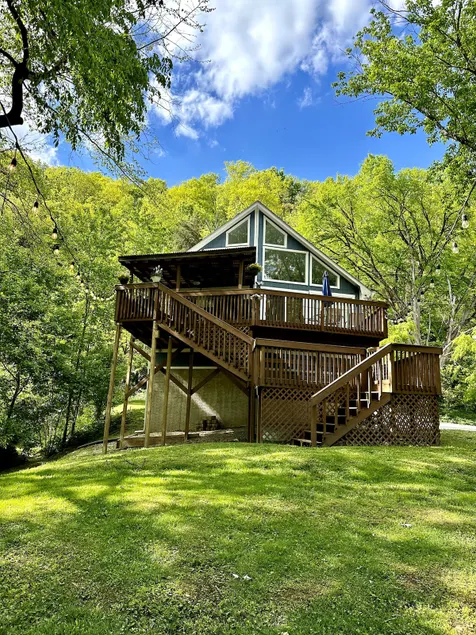 River Relaxation | Riverfront Home| Winchester - Image 1