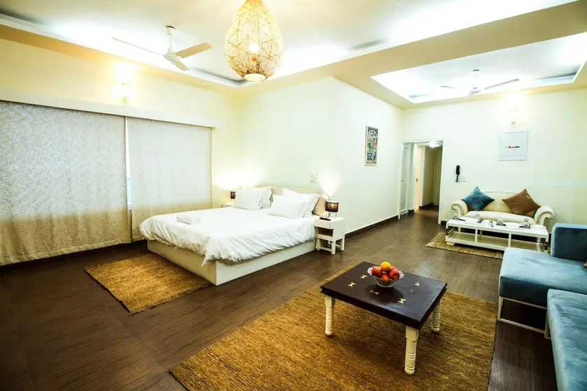 Beautiful Studio Apartment in GK - Image 1