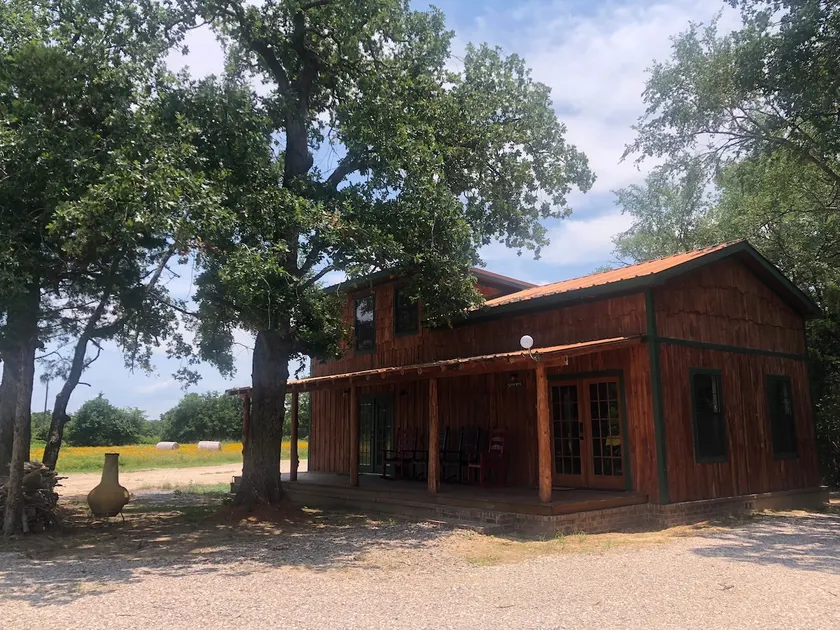 Lonesome Dove Cottage with Lake Access - Image 1
