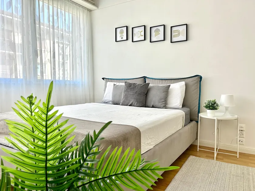 Comfy Flat | Close to Lake & City Center! - Image 1