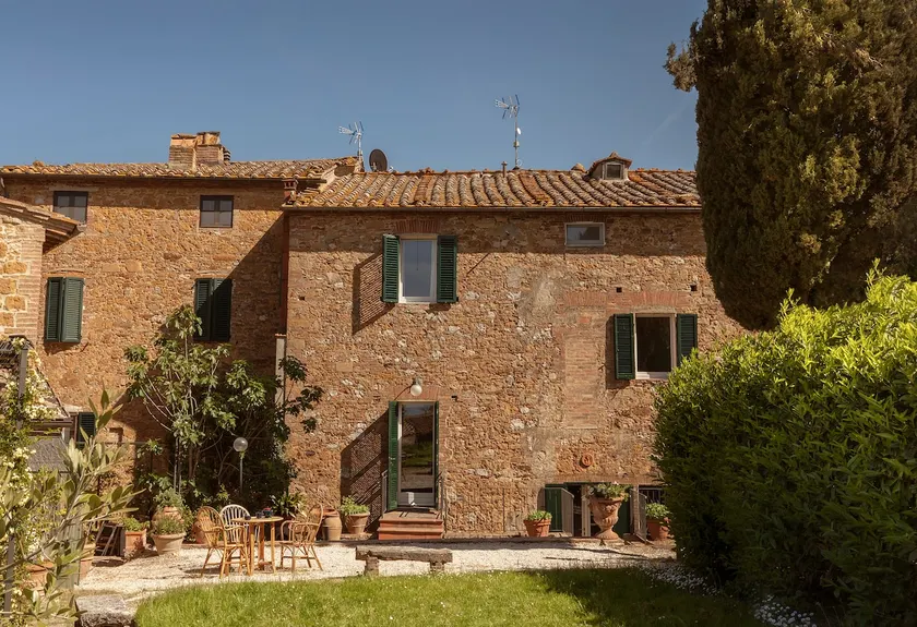 Unique and historic retreat with dream garden - Image 1