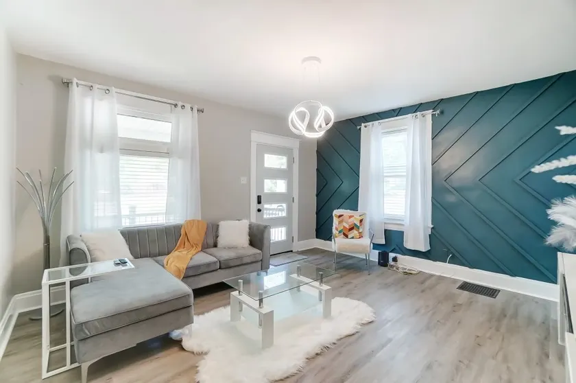 3BR Entertainment House • - Image 1