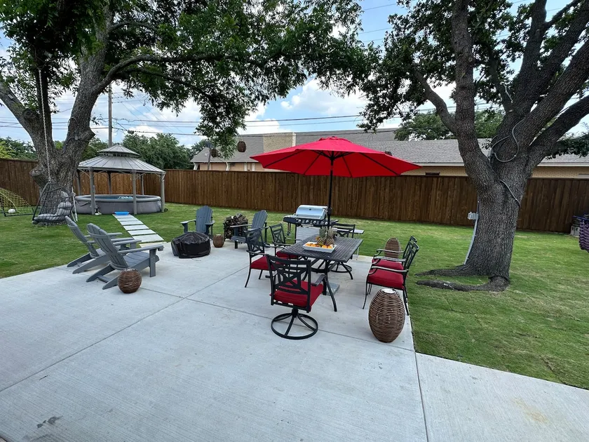 Cozy Modern House in Dallas - Image 1