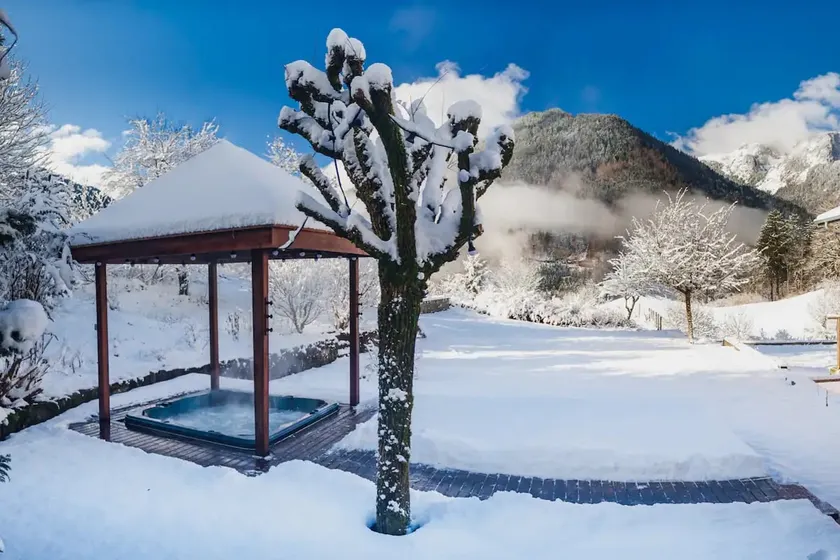 2 bedroom apartment and Jacuzzi 15 minutes from Morzine - Image 1
