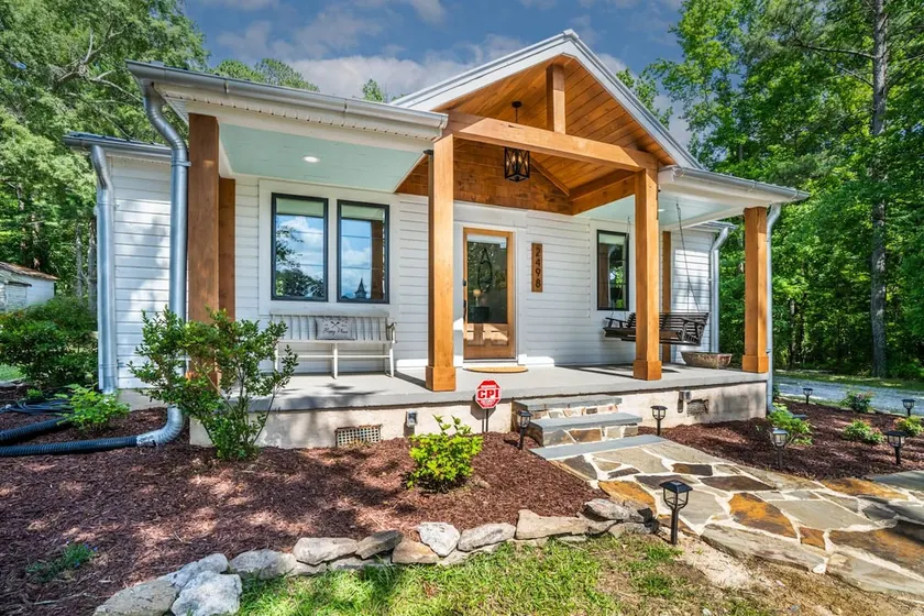 Jordan Lake Bungalow with boat parking - Image 1