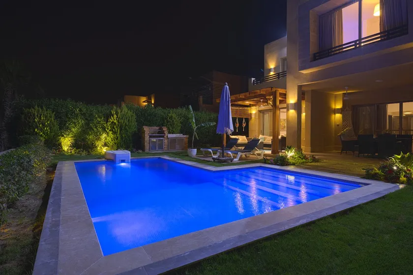 Lux Golf View Villa! Priv Pool, 5 Min Beach, Grill - Image 1