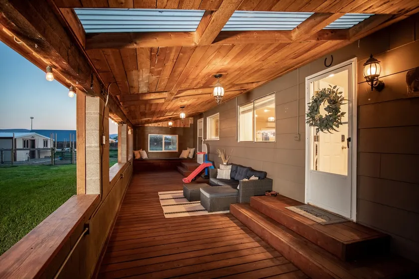 Cozy Pet-Friendly Cowboy House - Image 1