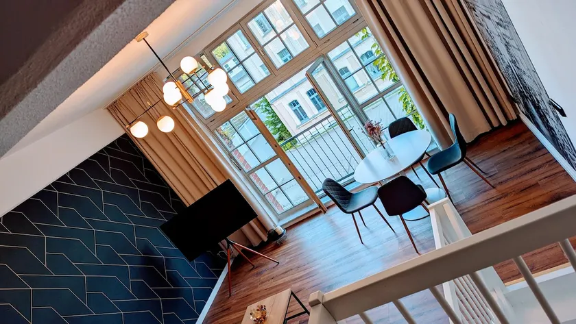 Premium loft in the trendy district, Wi-Fi, Netflix, parking - Image 1