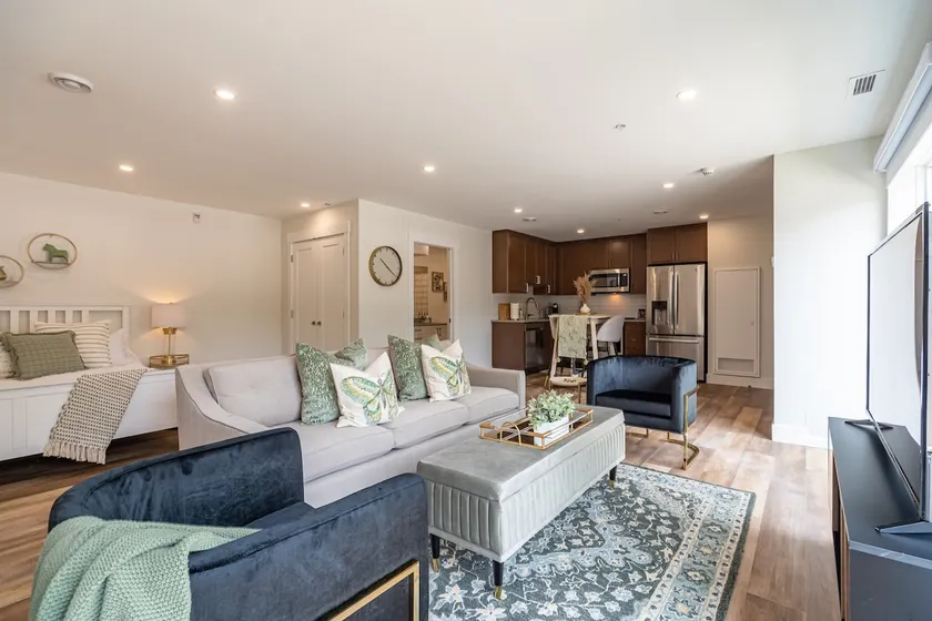 Downtown Bridgewater Modern Studio with Parking! - Image 1