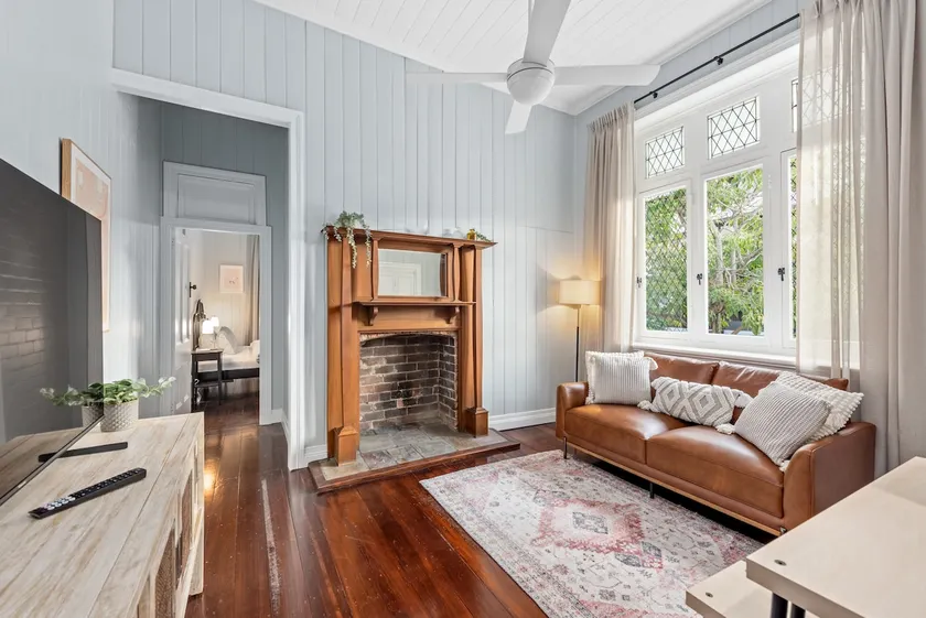 The Fireplace! 1 Bed/1 Bath/1 Car ~ New Farm - Image 1