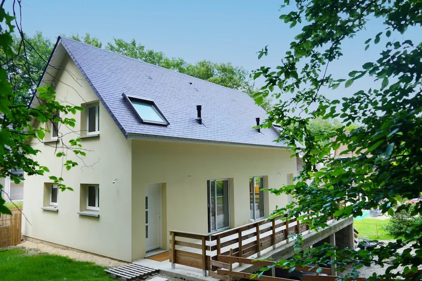 Les Tilleuls, Cottage with shared garden and pool - Image 1