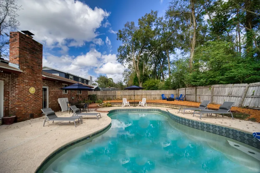 Poolside Haven Near Golf Course Sleeps 12 - Image 1