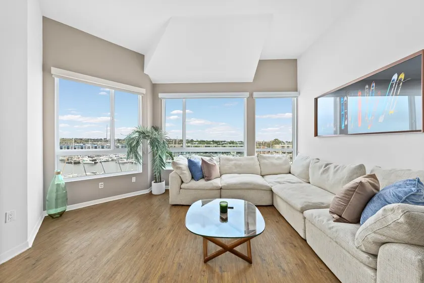The Pearl Penthouse – Marina’s Finest 3-Story View - Image 1